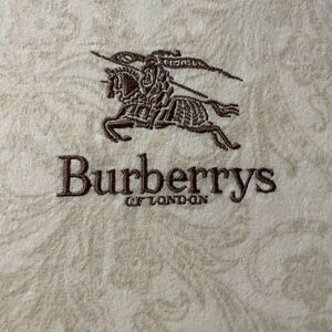 Burberry’S Cream and Brown Embroidered Fabric sheet set!